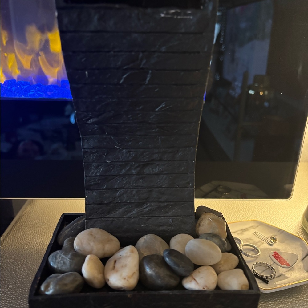 Black Slate Water Fountain with Pebbles - Picture 2 of 2